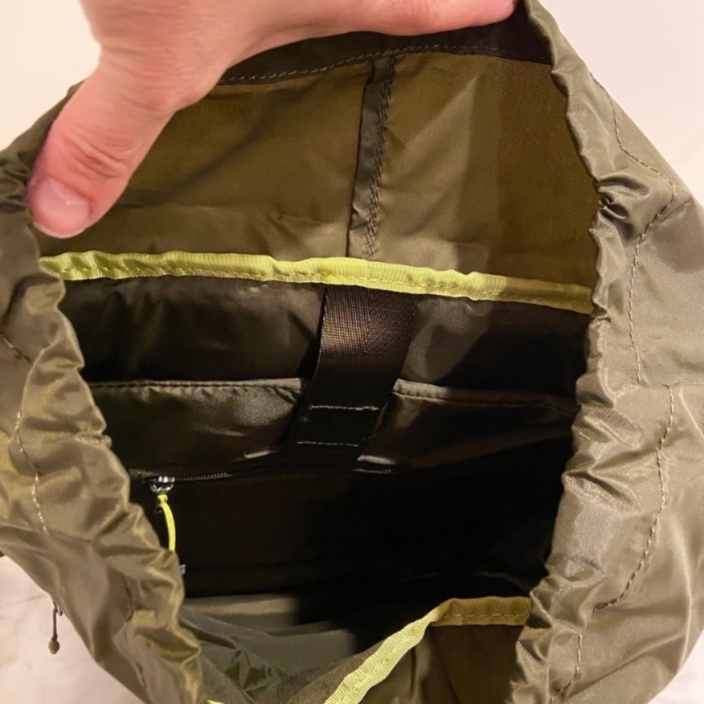 NWT Rare Minimalist Athletic Athleisure Athleta camo Venture Utility Backpack - Picture 16 of 17